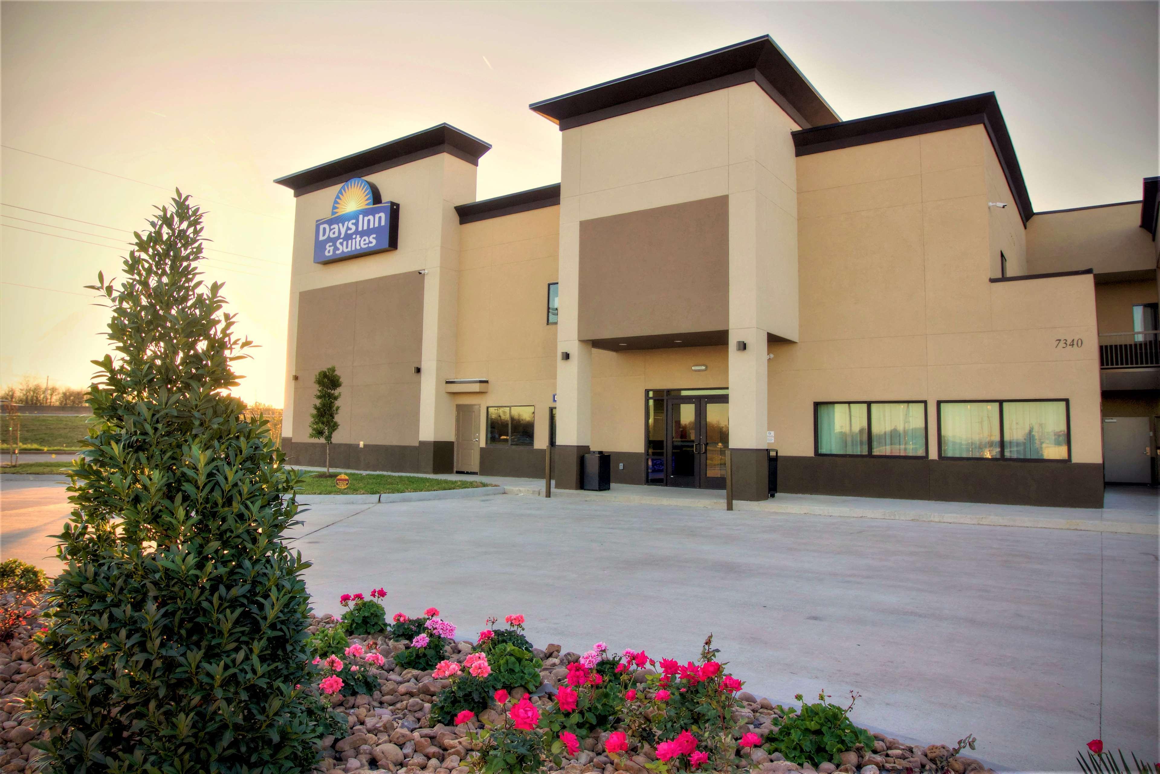 Days Inn & Suites By Wyndham Port Arthur Esterno foto