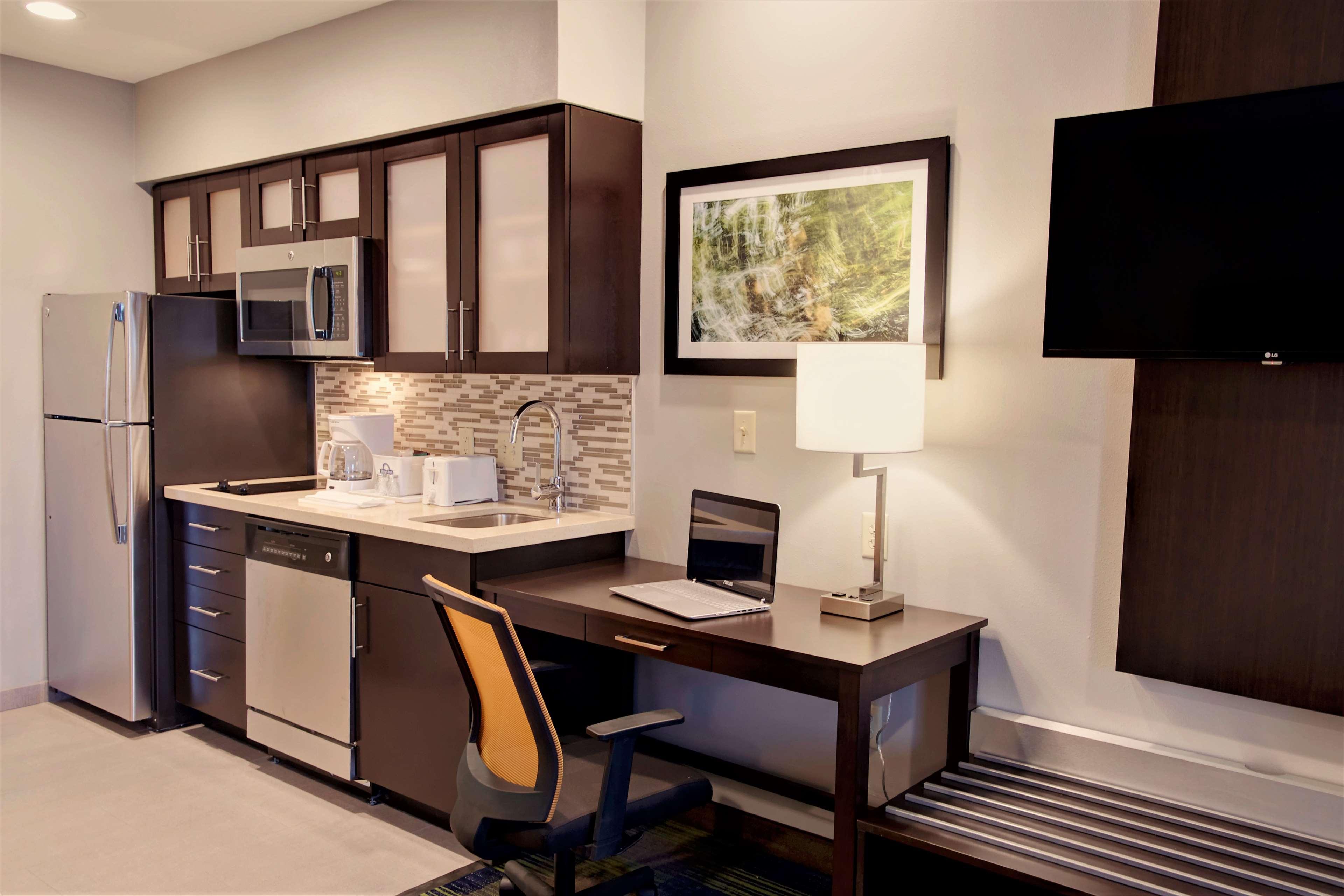 Days Inn & Suites By Wyndham Port Arthur Esterno foto