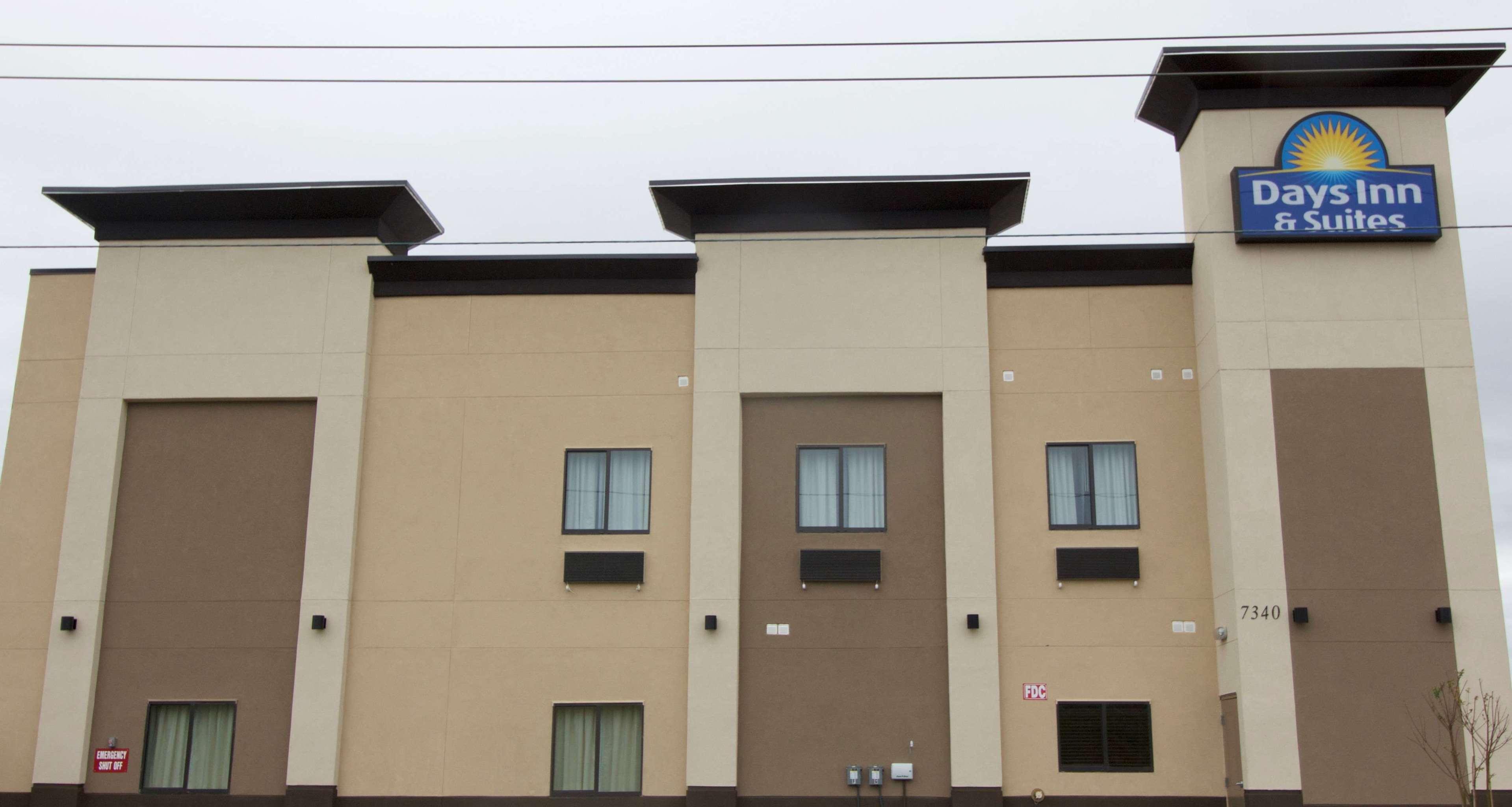 Days Inn & Suites By Wyndham Port Arthur Esterno foto
