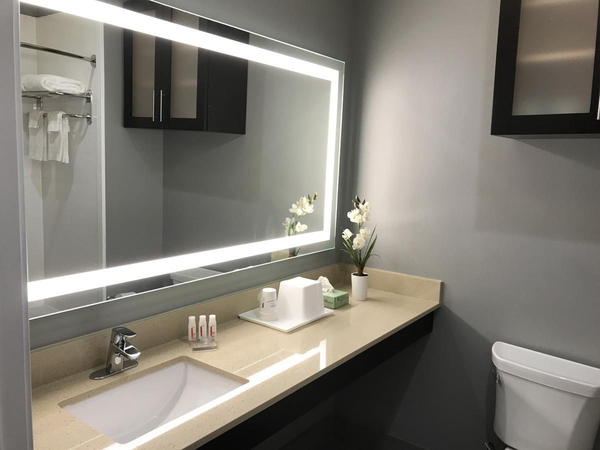 Days Inn & Suites By Wyndham Port Arthur Esterno foto
