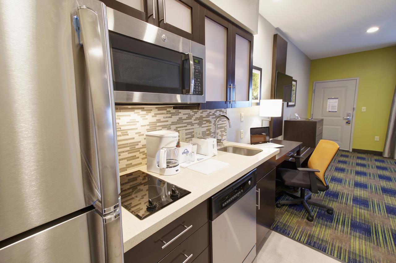 Days Inn & Suites By Wyndham Port Arthur Esterno foto