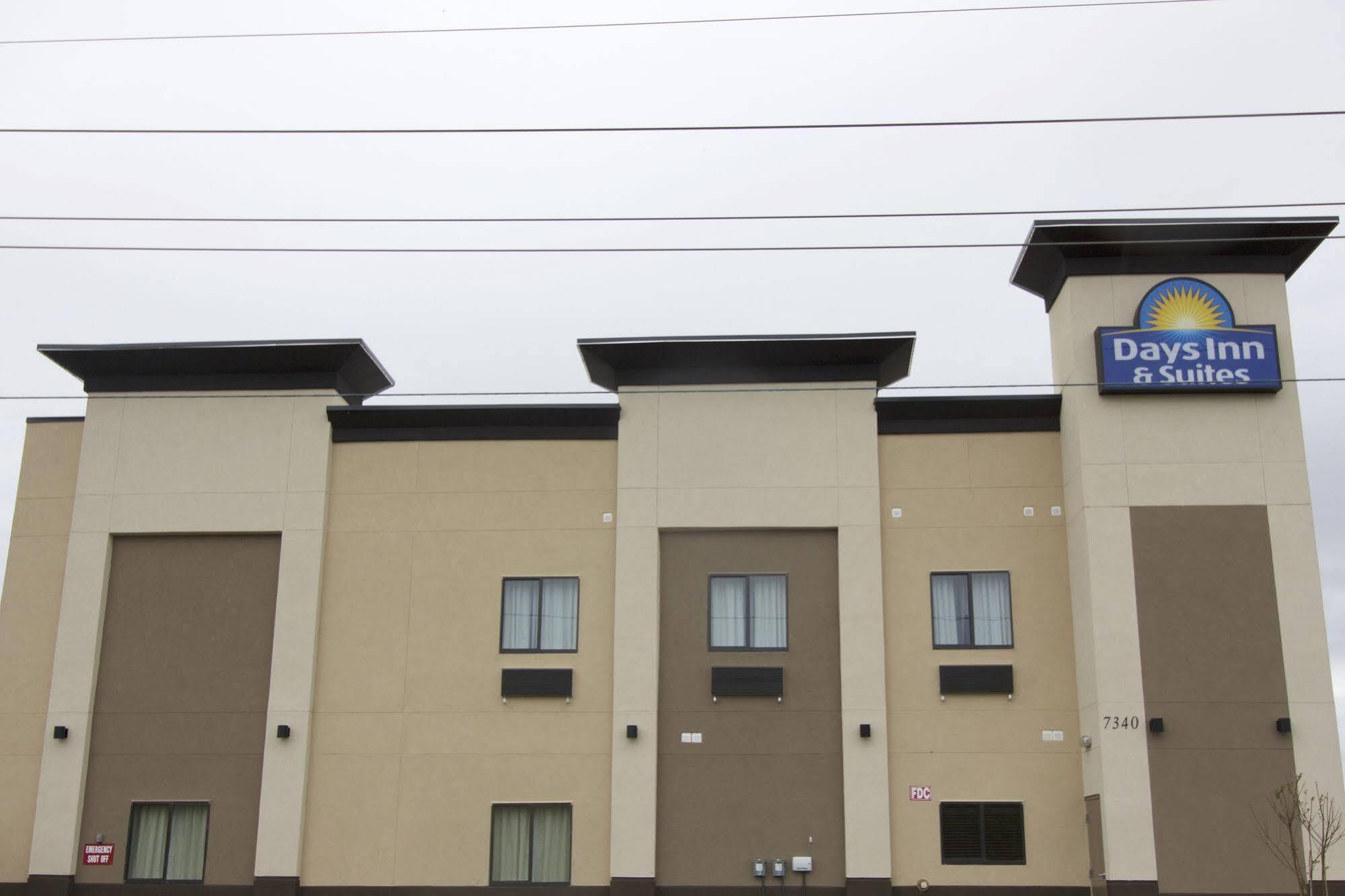 Days Inn & Suites By Wyndham Port Arthur Esterno foto