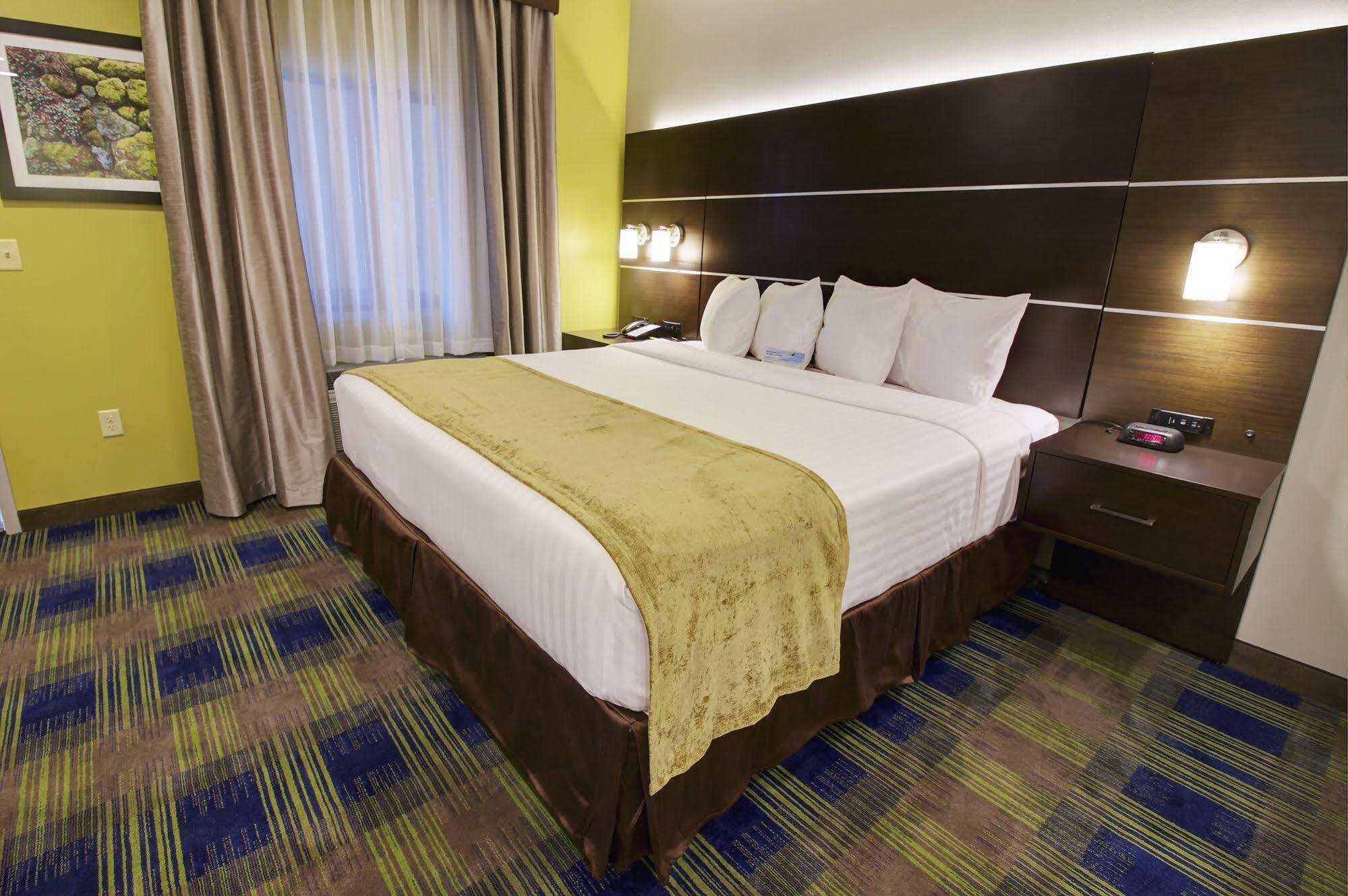 Days Inn & Suites By Wyndham Port Arthur Esterno foto