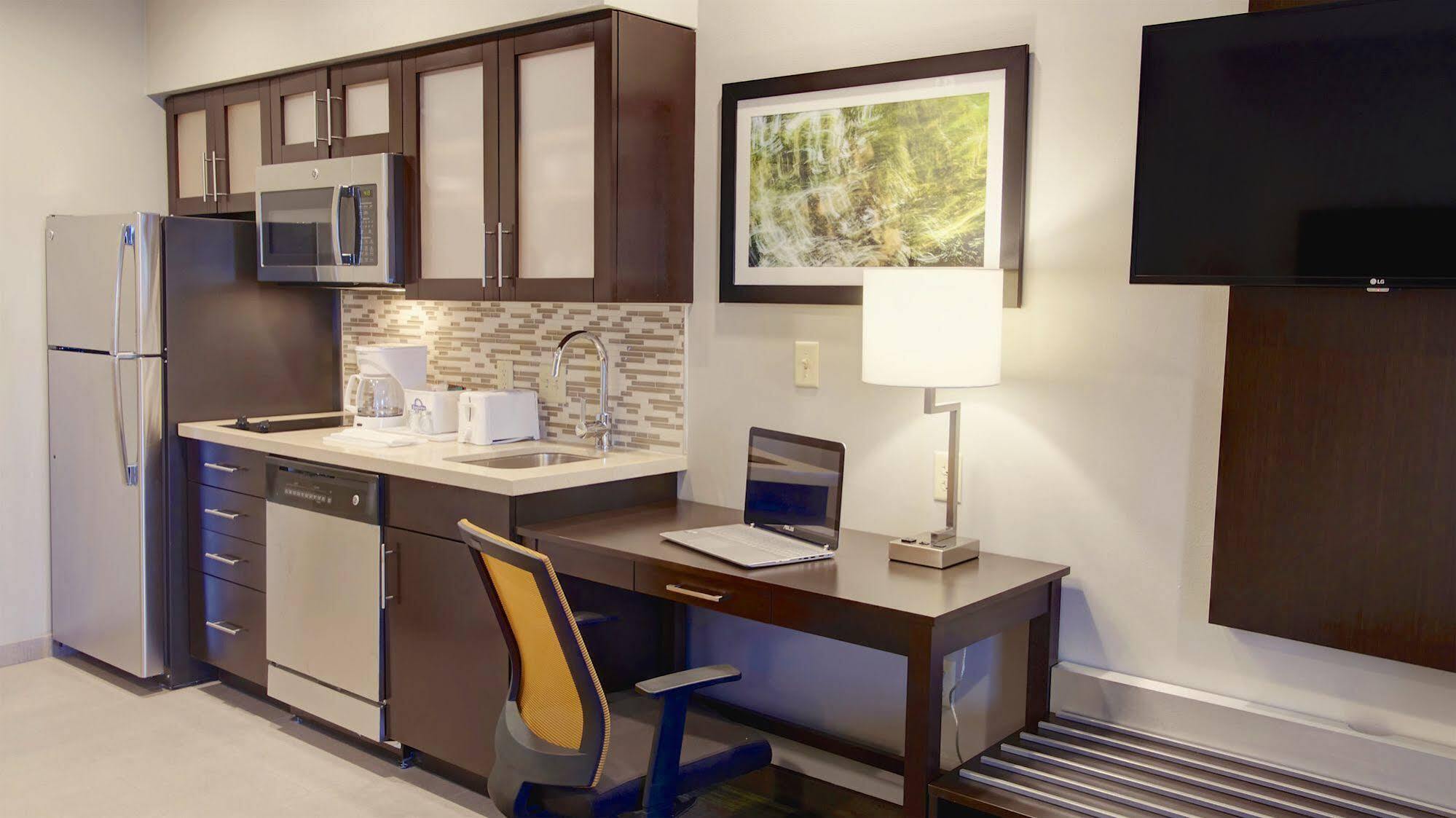 Days Inn & Suites By Wyndham Port Arthur Esterno foto